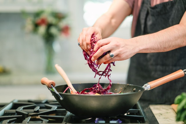 72285-koken-rawpixeldotcom-adult-apron-1537166.jpg